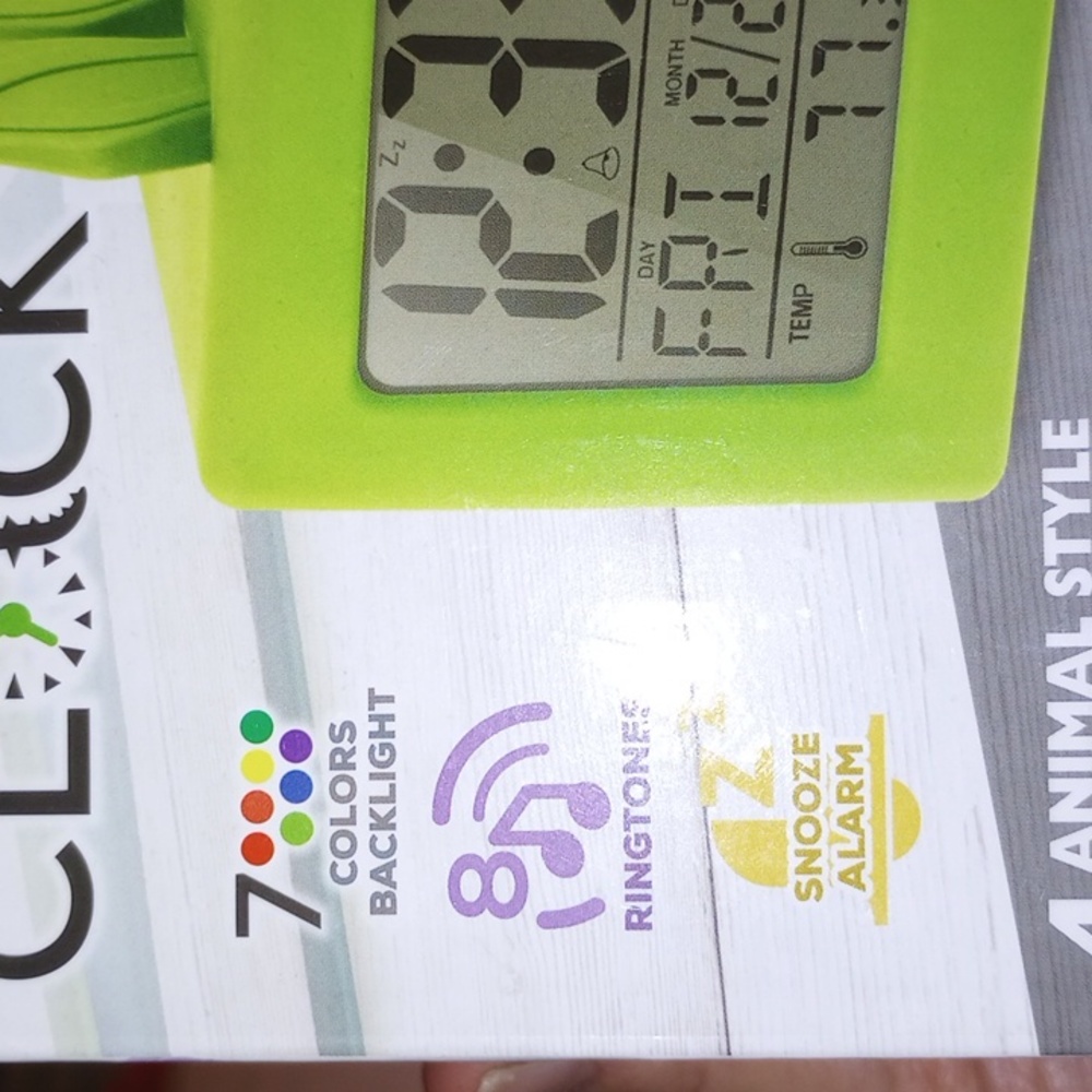 Digital clock - Picture 4 of 4
